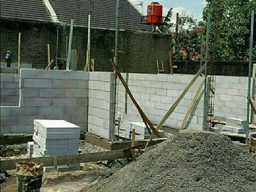 RUMAH DI CIGANITRI BANDUNG 10 MENIT KE SAMSAT DP DI CICIL 6X PLUS FURNISH.