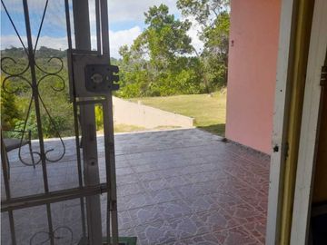 CASA EN PENONOME COLINDA CON RIO EXTENSO TERRENO 1108.83 M2