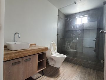 Magnifica Casa en Lomas del Tec Remodelada