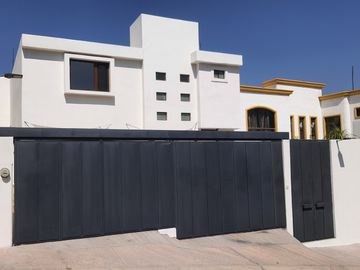 Magnifica Casa en Lomas del Tec Remodelada