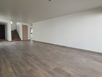 Magnifica Casa en Lomas del Tec Remodelada