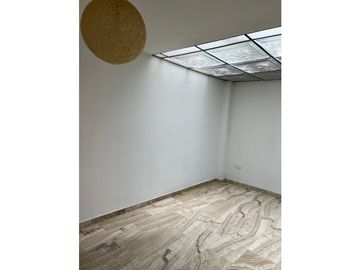 SE VENDE HERMOSA CASA DE 3 NIVELES EN SANTA MONICA DOSQUEBRADAS