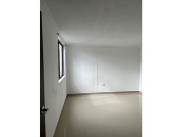 SE VENDE HERMOSA CASA DE 3 NIVELES EN SANTA MONICA DOSQUEBRADAS