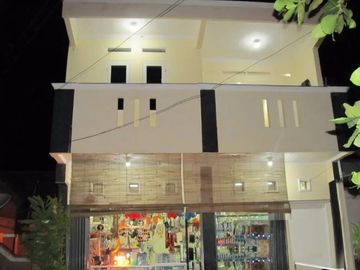 Dijual Rumah 2 Lantai Bisa Untuk Usaha Graha Mustika Media