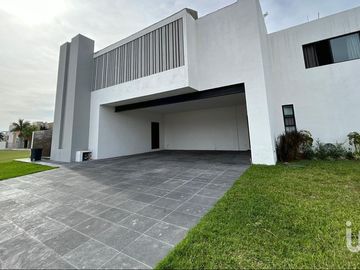 VENTA DE  CASA EN  FRACCIONAMIENTO LAGUNAS DE MIRALTA CD. ALTAMIRA, TAMAULIPAS