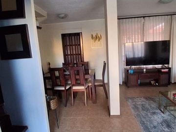Casa en venta en condominio de 3 dorm. en San Bernardo