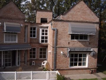Casa en venta en Country Las Lajas - Ideal dos Familias