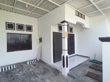 Rumah Babatan Pantai Mulyorejo Surabaya Nyaman Lingkungan