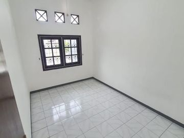 Rumah Babatan Pantai Mulyorejo Surabaya Nyaman Lingkungan