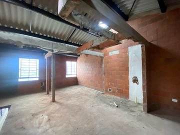 casa-local en venta en parque natura. Cod V4951