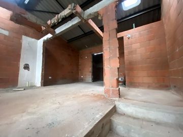 casa-local en venta en parque natura. Cod V4951