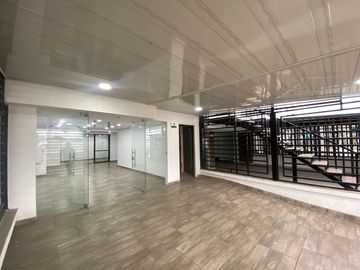 casa-local en venta en parque natura. Cod V4951