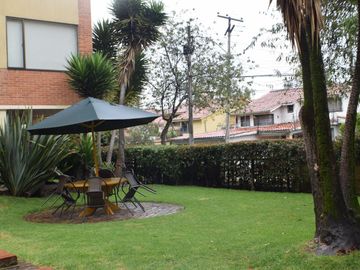 apartamento en arriendo en santa ana occidental-usaquén. Cod A52209