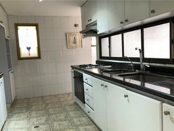 apartamento en arriendo en santa ana occidental-usaquén. Cod A52209