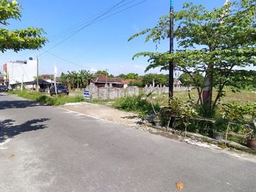 Hanya 350 m ke Polsek Prambanan Rumah Semi VILLA MEZZANINE