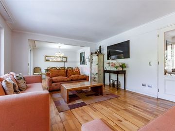 Casa en Venta en PRECIOSA CASA REMODELADA EN JARDIN DE LA DEHESA