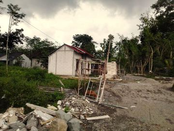 RUMAH MURAH DI TIMUR PASAR MANISRENGGO