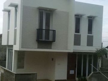 rumah 2 lantai dkt gazibu gedung sate cikutra cibeunying