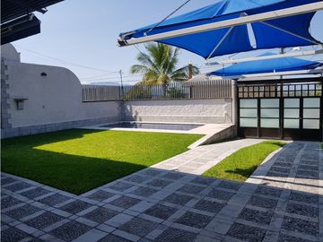 CASA EN VENTA CON VISTA AL LAGO 