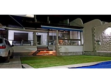 CASA EN VENTA CON VISTA AL LAGO 