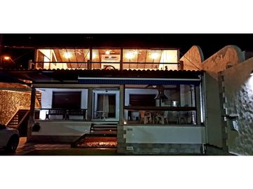 CASA EN VENTA CON VISTA AL LAGO 