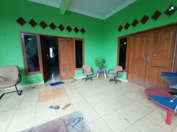 Rumah Luas Cocok Untuk Buat TK / Paud Di Taman Alamanda, Karangsatria, Bekasi.