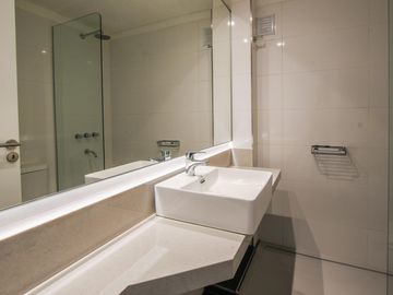 Departamento en  venta de 2 Dormitorios con patio 01-01 , en Balcarce 1355, Rosario Centro.