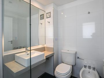 Departamento en  venta de 2 Dormitorios con patio 01-01 , en Balcarce 1355, Rosario Centro.