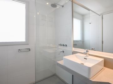 Departamento en  venta de 2 Dormitorios con patio 01-01 , en Balcarce 1355, Rosario Centro.