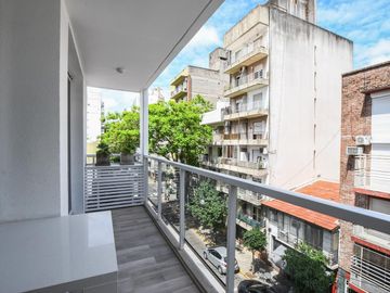 Departamento en  venta de 2 Dormitorios con patio 01-01 , en Balcarce 1355, Rosario Centro.