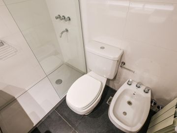 Departamento en  venta de 2 Dormitorios con patio 01-01 , en Balcarce 1355, Rosario Centro.