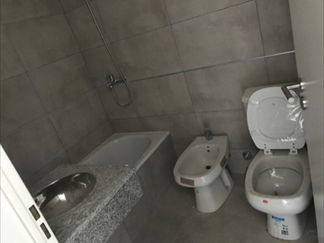 se vende excelente monoambiente divisible a estrenar