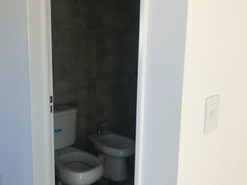se vende excelente monoambiente divisible a estrenar