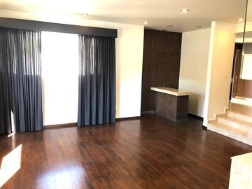 SUPER OPORTUNIDAD Espectacular Casa en Renta en Lomas Country sin amueblar