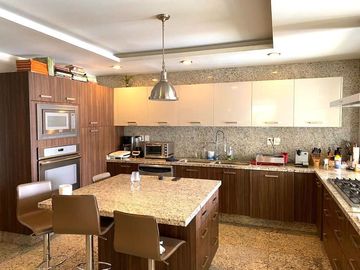 SUPER OPORTUNIDAD Espectacular Casa en Renta en Lomas Country sin amueblar