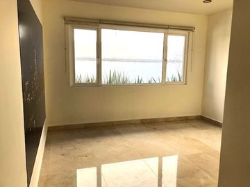 SUPER OPORTUNIDAD Espectacular Casa en Renta en Lomas Country sin amueblar