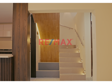 🏡 ¡Tu hogar de lujo te espera en Urbanización Mochica!

✨ 150 m² llenos de estilo, confort y modernidad.

🌟 PRIMER PISO:
🚗 2 cocheras amplias par
