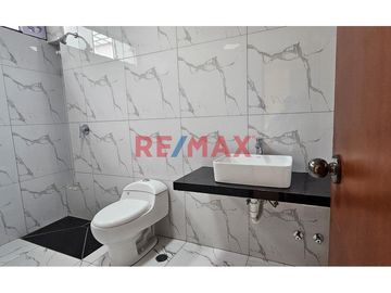 🏡 ¡Tu hogar de lujo te espera en Urbanización Mochica!

✨ 150 m² llenos de estilo, confort y modernidad.

🌟 PRIMER PISO:
🚗 2 cocheras amplias par