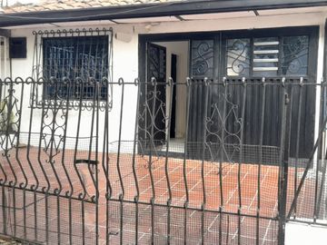 casa en venta en salomia. Cod V4768