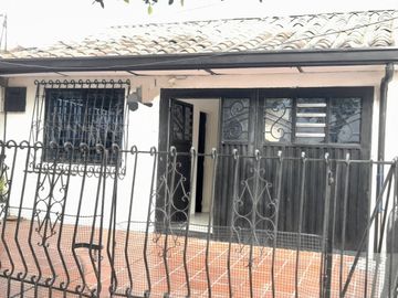 casa en venta en salomia. Cod V4768