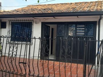 casa en venta en salomia. Cod V4768