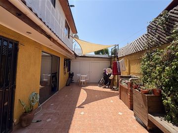 Casa en venta de 5 dorm. en Pudahuel