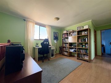 Casa en venta de 5 dorm. en Pudahuel