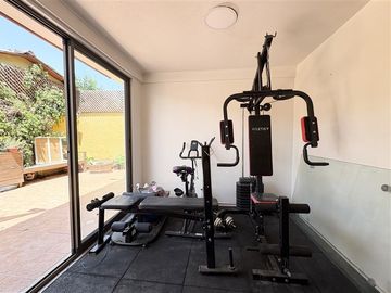 Casa en venta de 5 dorm. en Pudahuel
