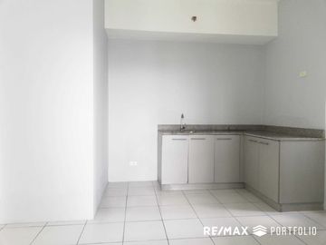 For Sale: 3BR Unit at Mezza Residences, Quezon City