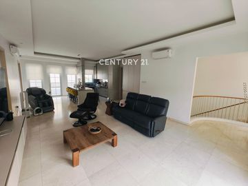 Dijual Rumah Mewah Kawasan Elit Sektor 7 Bintaro