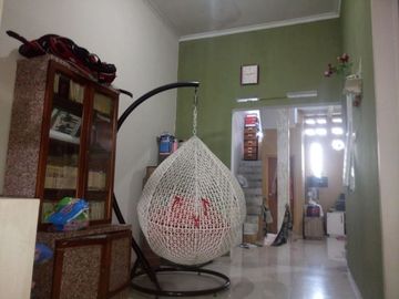Rumah nyaman turun harga di cisaranten kulon dekat arcamanik