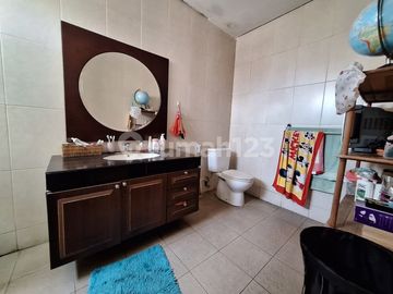 Rumah Teduh Dalam Perumahan Aruba, Jalan Pemuda