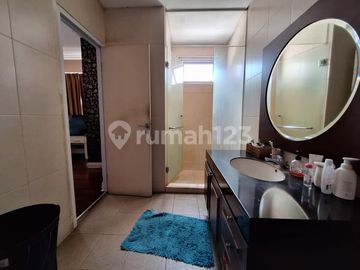 Rumah Teduh Dalam Perumahan Aruba, Jalan Pemuda