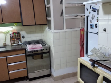 Departamento en Venta en Caballito (Parque Rivadavia) 4 ambientes 2 baños 71 m2 + balcón, 5° piso al frente - Viel 300
